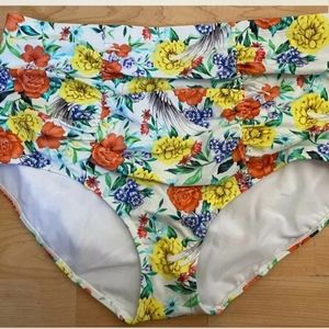 Torrid bikini bottom  2X floral high waist ruched new without tags